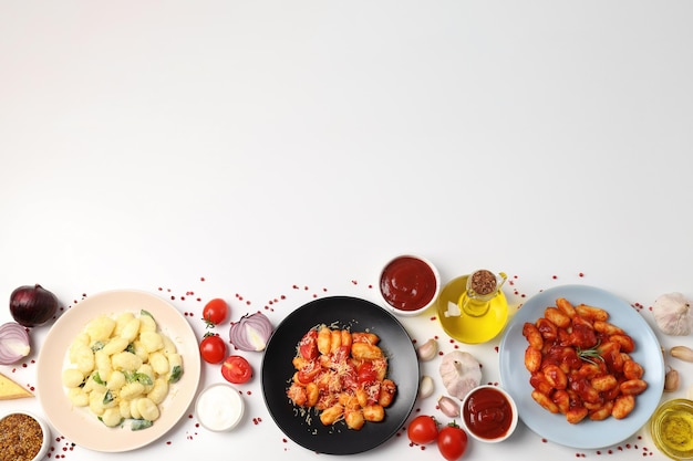 Kolorowe potrawy na stole